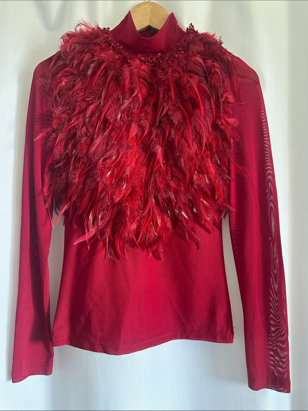 Women's Red Feather Long Sleeve lightweight Top, size medium